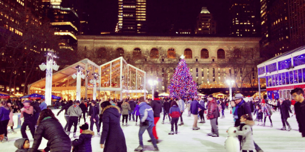 Schlittschuhlaufen zu Weihnachten in NYC